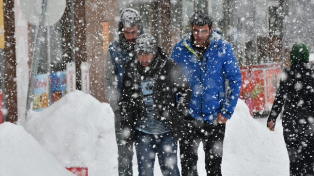 Kars'ta hava ulamna kar engeli