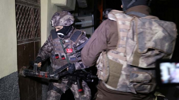 Adana'da terr rgt YPG/PKK'ye ynelik operasyonda 3 zanl gzaltna alnd