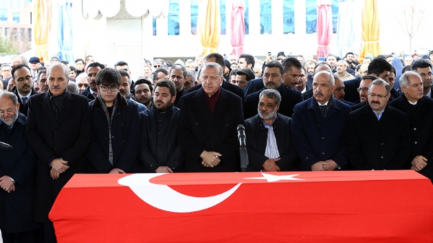 Bakan Erdoan AK Parti eski Milletvekili Muhyettin Aksak'n cenaze trenine katld