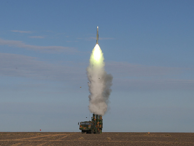 Pakistan, LY-80 hava savunma sistemini ate�ledi