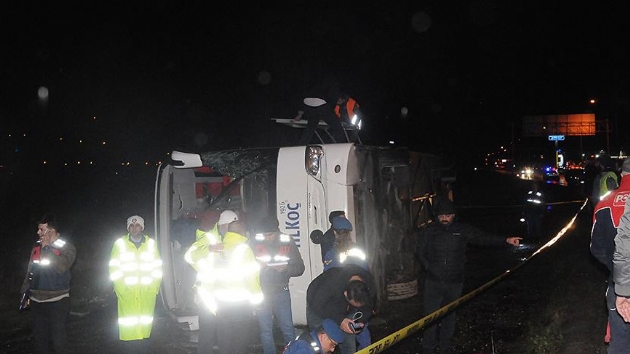 Yalova'da yolcu otobs devrildi: 12 yaral