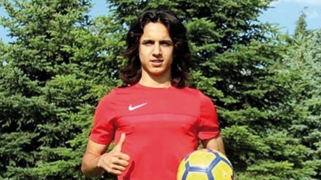 Kayserispor 16 yandaki futbolcu Emre Demir ile anlat