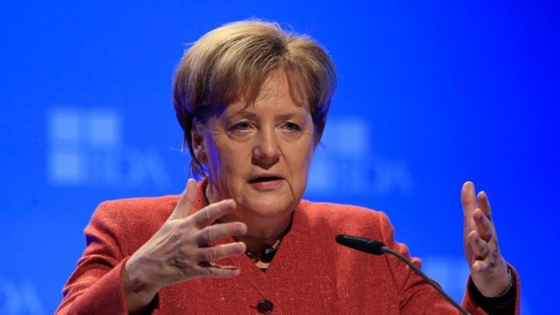 Merkel'den 'tarmda dijitalleme' uyars: Uluslararas i birliine ihtiya var