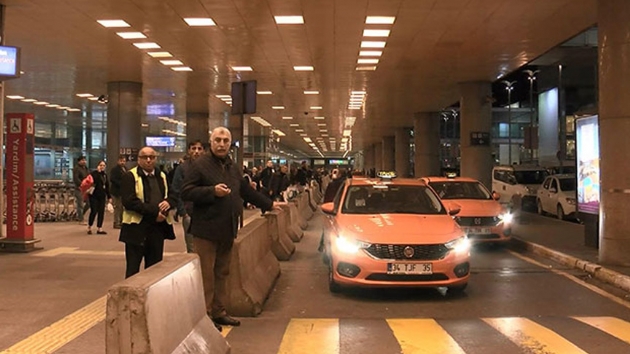 Atatrk Havaliman'nda pheli antalar polisi alarma geirdi   