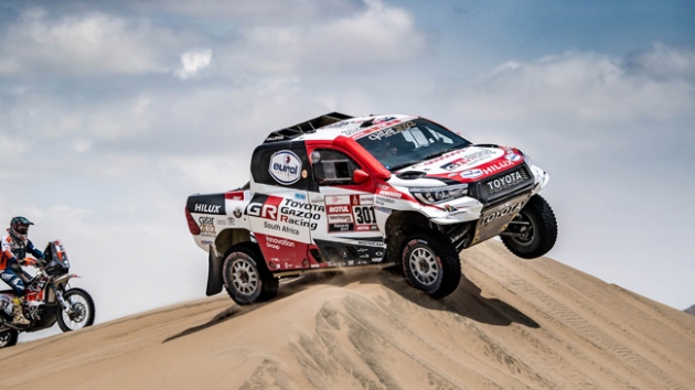 Toyota, Dakar Rallisini kazanarak tarihi bir zafere daha imza att