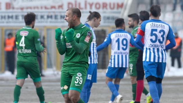 Atiker Konyaspor deplasmanda B.B. Erzurumspor'u 2-1 malup etti