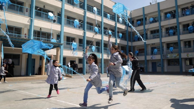 srail, Dou Kudsteki UNRWA okullarn kapatma karar ald