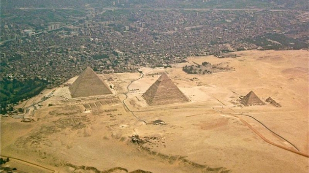 Msr'da piramitlerin yaknlarndaki ruhsatsz yaplar ykld