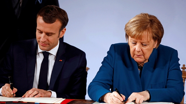 Merkel: Fransa-Almanya ortak ordu kuracak