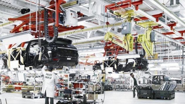 Jaguar ve Land Rover fabrikalarn kapatyor