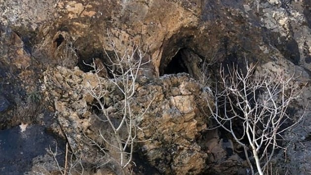 rnak'ta terristlerin krsalda gizledikleri malzemeler jandarma operasyonu ile ele geirildi