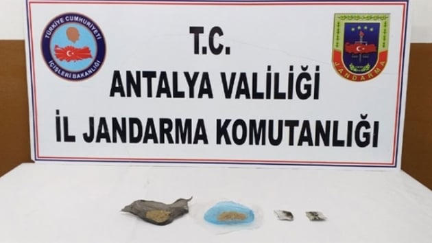 Yol kontrolnde 30 gram uyuturucuyla yakaland