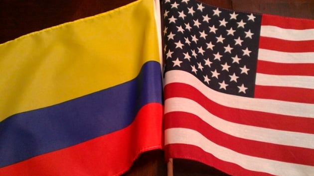 Kolombiya-Venezuela snrnda askeri hareketlilik: 3 Amerikan askeri ua Kolombiyaya inii yapt