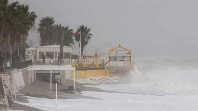 Antalya iin hortum ve frtna alarm verildi