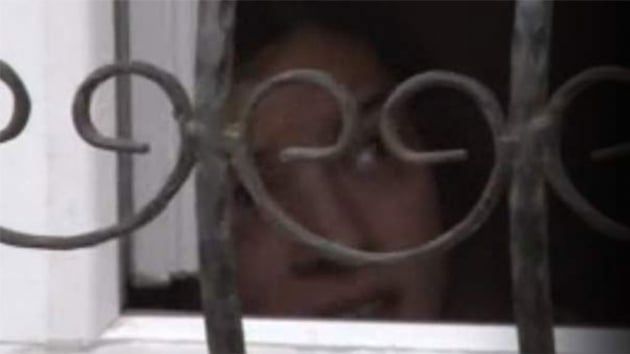 Gen kz bodrum kattaki eve zincirlediler