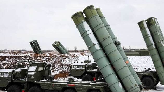 Rusya'nn Krm hava savunma birlikleri, S-400 fze sistemleriyle tatbikatlara baladn ve baarl test atlar yaptn duyurdu