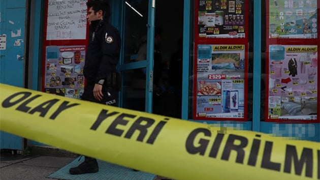 Sultangazi'de bir markete giren soyguncu 9 bin TL ile kayplara kart
