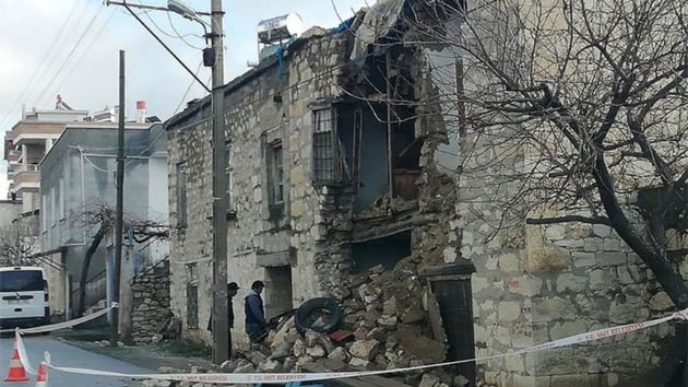 Mersin'de ar yatan 11 mahalle yolunda heyelan meydana geldi  