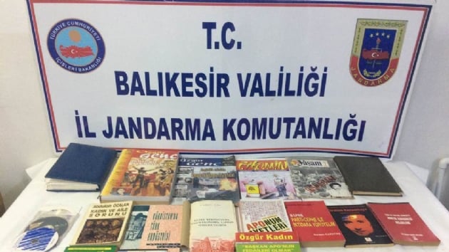 Balkesir'in terr rgt PKK propagandas yaptklar iddiasyla 9 zanl yakaland