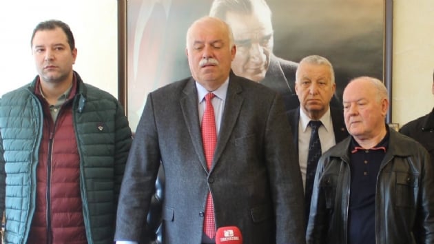 zmir'de CHP'li Tire Belediye Bakan Tayfur iek DSP'den adayln aklad 