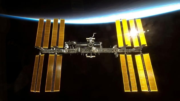 Roscosmos iki uzay turistinin uuu iin szleme imzalad