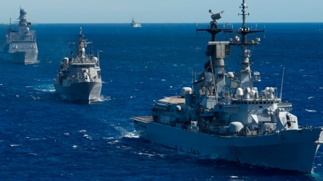 Poroenko'dan NATO'ya ar: Karadeniz'e daha fazla sava gemisi yollayn