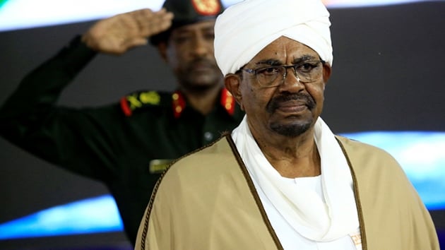 Sudan'da bakanlarn ou ve valilerin tamam deitirildi