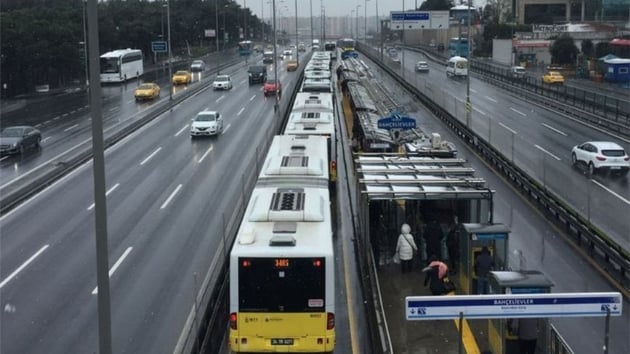 Bahelievlerde metrobs kazas meydana geldi