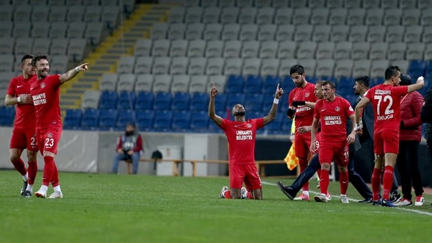 mraniyespor, Trabzonspor'u 3 -1 yenerek kupada yar finalist oldu