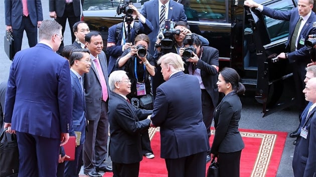 ABD Bakan Trump Vietnam Devlet Bakan Nguyen ile grt