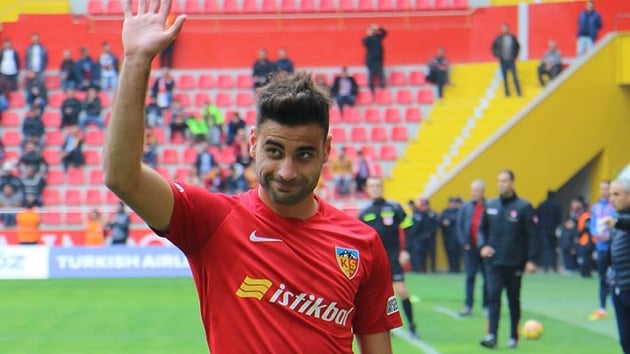 Deniz Tr Galatasaray yolunda