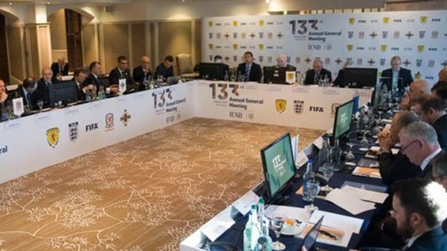 IFAB futbolun yeni kurallarn aklad