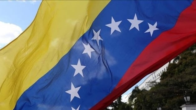 Venezuela i ilerine karan Alman Bykeliye 48 saat sre verdi