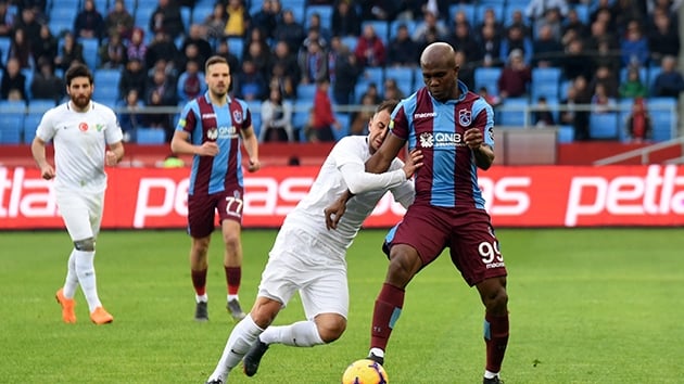 Trabzonspor evinde Akhisar' devirdi