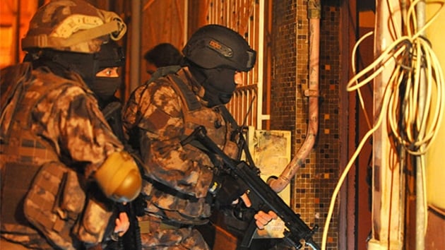 Bursa'da 'Krmz Blten'le aranan DEA'l kadn terrist yakaland