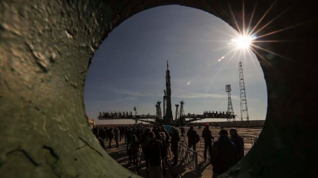Soyuz MS-12 ile yarn uzaya gidecek 3 astronot iin hazrlklar tamamland