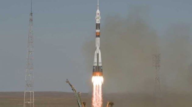 Kazakistan'daki Baykonur Uzay ss'nden Soyuz MS 12 uzaya frlatld