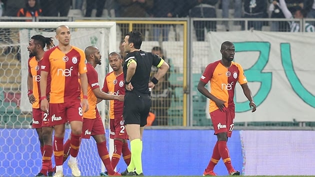 Galatasaray'da Luyindama ve Ndiaye cezal