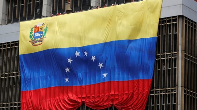 Venezuela, diplomatik misyonlarn muhalefete veren ABD'ye tepki gsterdi