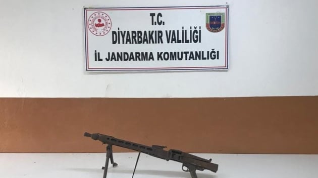 Diyarbakrda terristlerin inleri imha edildi