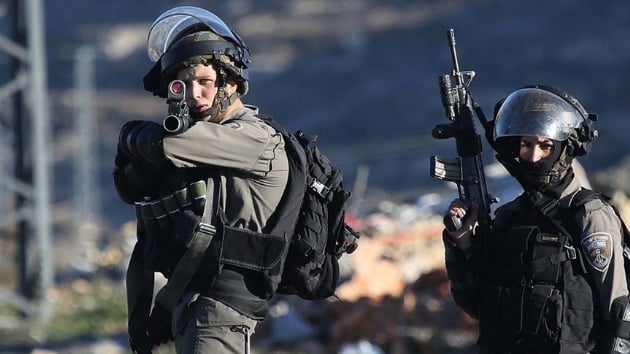 Katil srail askerleri bir Filistinliyi ehit etti