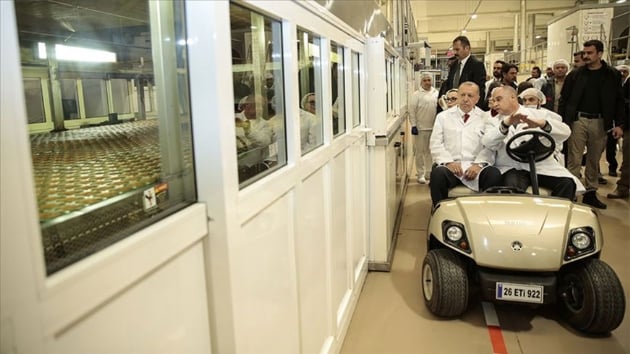 Cumhurbakan Erdoan ET Fabrikas'n ziyaret etti 