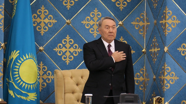 Nazarbayev'den istifa taktii... smaylov: Nazarbayev hayat boyunca ''kalc lider'' olarak sahnede olacak