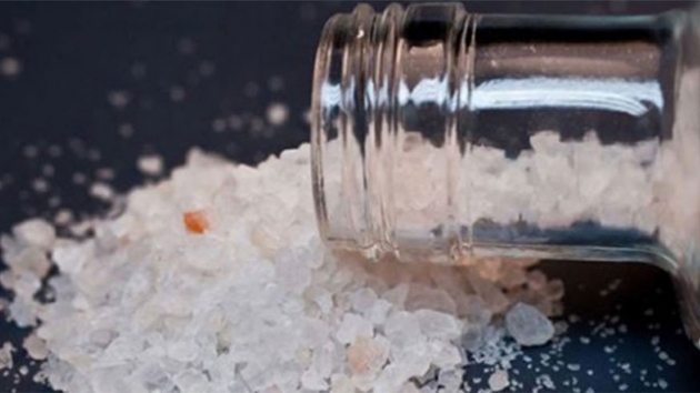 Yurt dna k yapmak isteyen yolcunun valizinde 2 kilo 264 gram metamfetamin ele geirildi