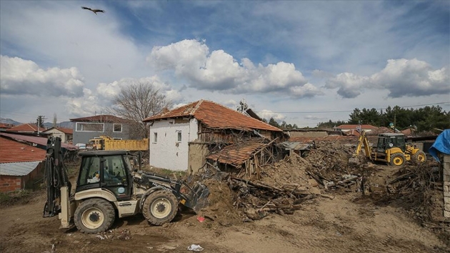 Denizli Acpayam'da bin 153 art sarsnt meydana geldi