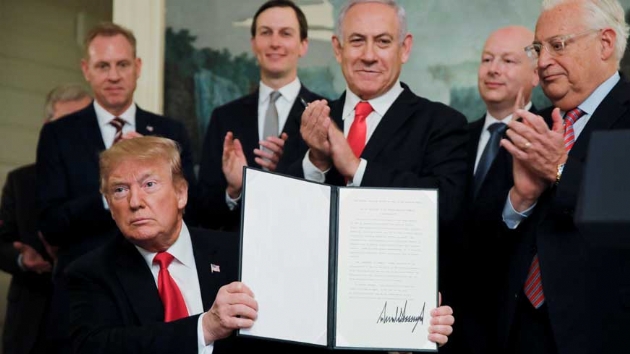  ABD Bakan Trump, Golan' srail topra kabul eden skandal kararnameyi imzalad
