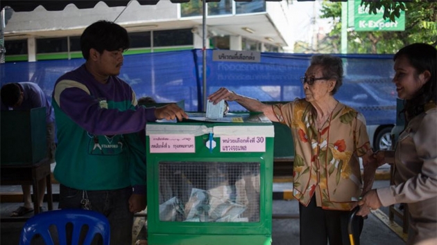 Tayland'da resmi seim sonularnn aklanmas ertelendi