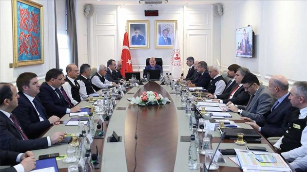 Bakan Soylu seim gvenlii tedbirlerini Bakanlktan takip ediyor