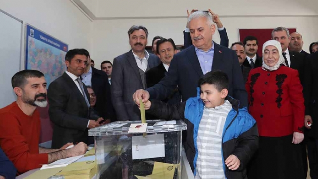 Binali Yldrm'n memleketi Refahiye'de seimi AK Parti aday kazand