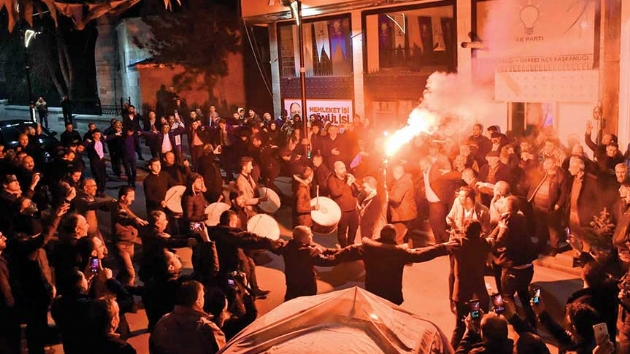 Dnya seimleri yakndan izledi